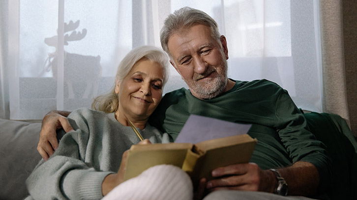 couple-reading-on-couch