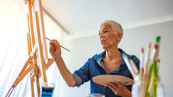 woman-painting-on-canvas